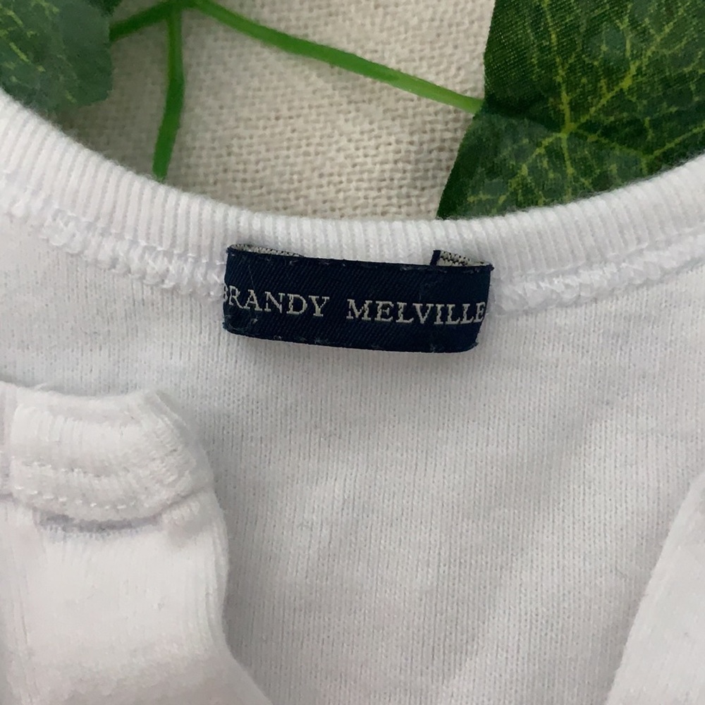 Brandy Melville While button up tank - Picture 2 of 3